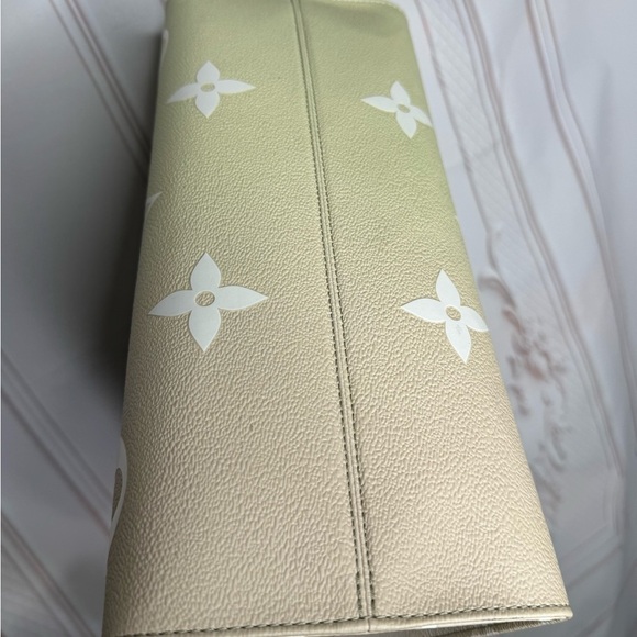 Louis Vuitton On-the-go Khaki Pastel - Picture 4 of 6